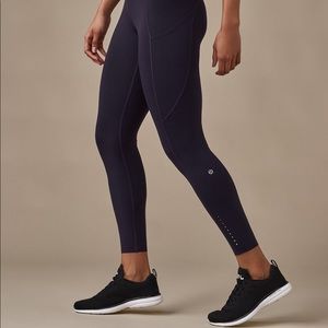 Fast and free black Lululemon right